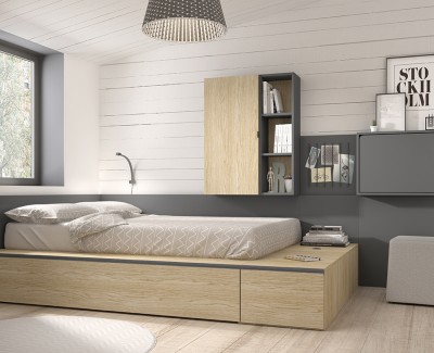 Chambre avec lit gigogne avec 1 tiroir, 3 coffres, des étagères, d'un bureau rabattable et un panneau avec élastiques