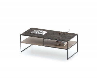 Table basse simple avec porte-revues et structure métallique