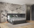 Chambre avec lit double avec coffre, tête de lit, tables de chevet et armoire à portes coulissantes