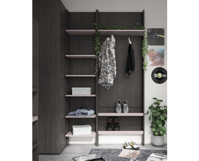 Chambre avec lit mezzanine avec bureau et armoire avec meubles à étagères