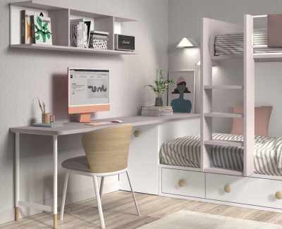 Chambre avec lit superposé avec 7 tiroirs et bureau avec meuble coulissant